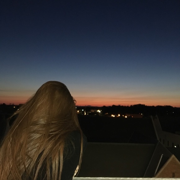 Meet your Posher, Brooke - Picture 1 of 1